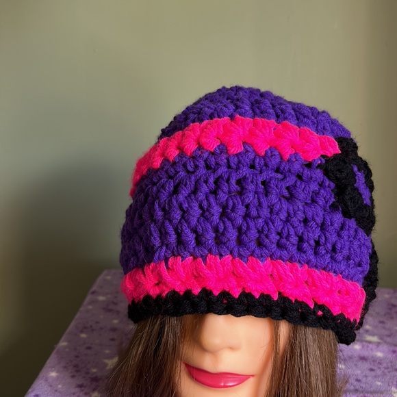 Crochet flower beanie medium acrylic double strings new - Picture 3 of 9